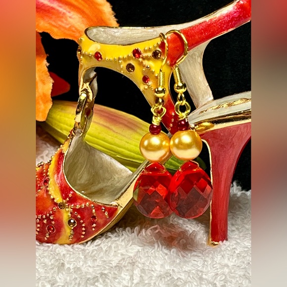 Yellow pearl and Red crystal drop Earrings - Picture 9 of 9